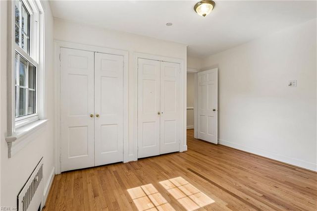 223 Shoe LN, Newport News, VA 23606