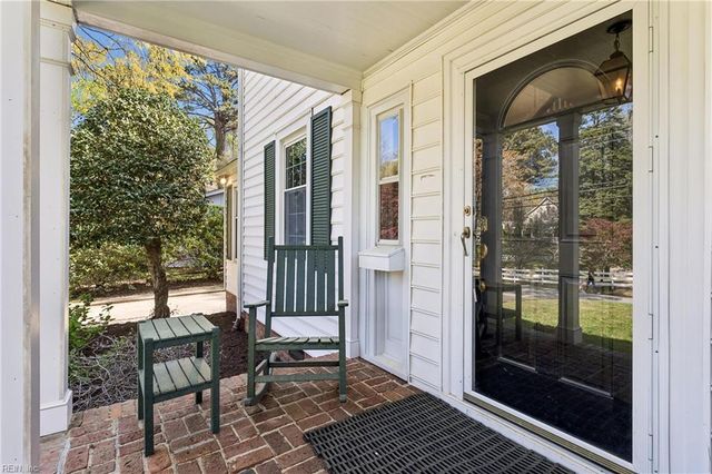 223 Shoe LN, Newport News, VA 23606