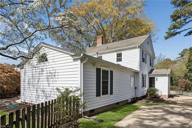 223 Shoe LN, Newport News, VA 23606