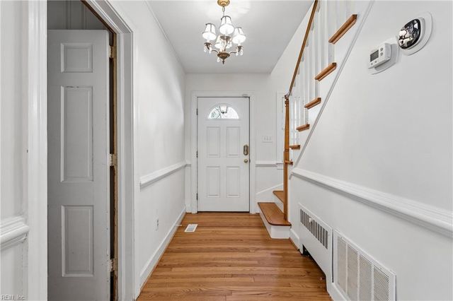 223 Shoe LN, Newport News, VA 23606