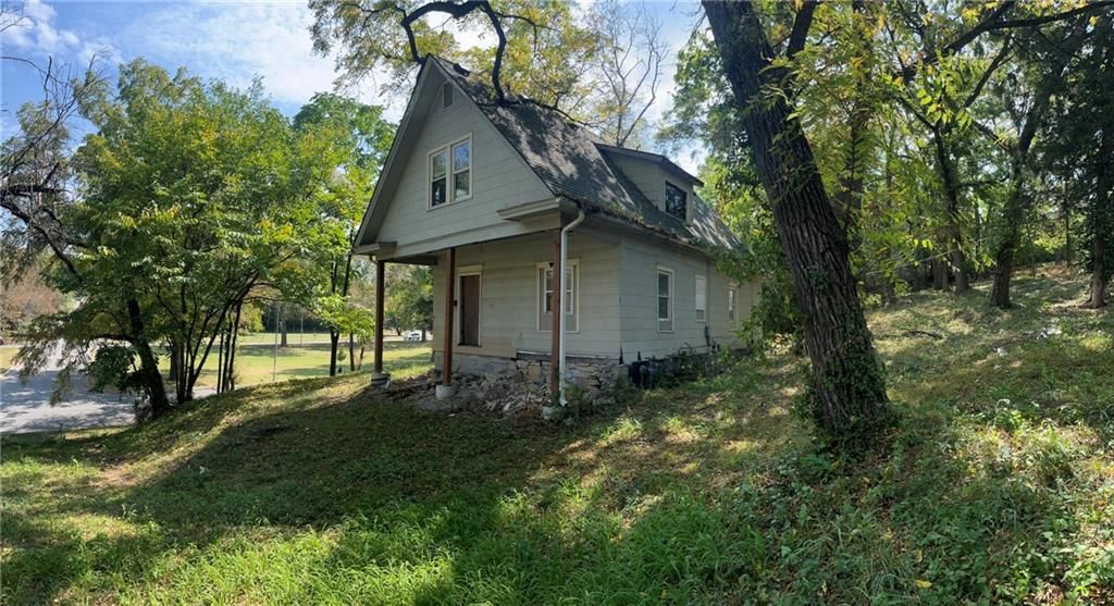 4930 PASEO Boulevard, Kansas City, MO 64110