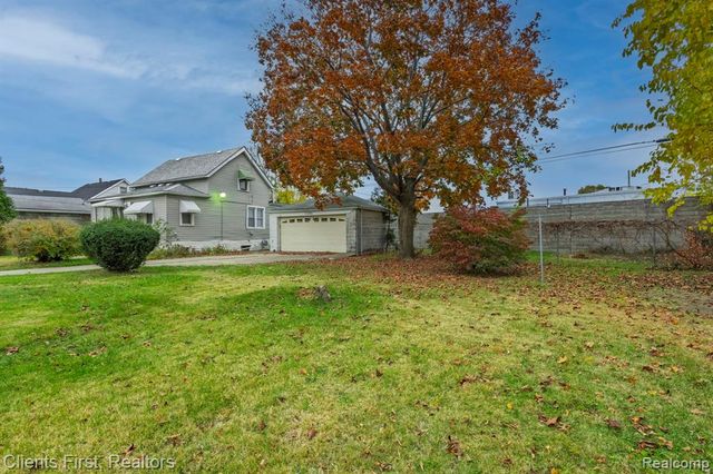 11365 Portlance Street, Detroit, MI 48205