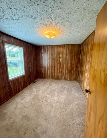 276 Evergreen Road, Flat Lick, KY 40935