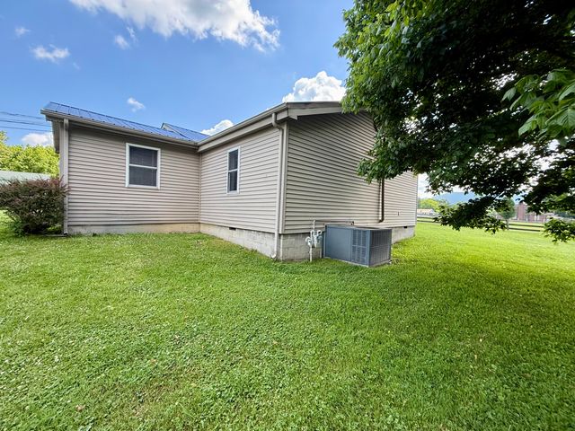 276 Evergreen Road, Flat Lick, KY 40935