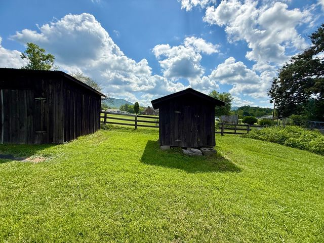 276 Evergreen Road, Flat Lick, KY 40935