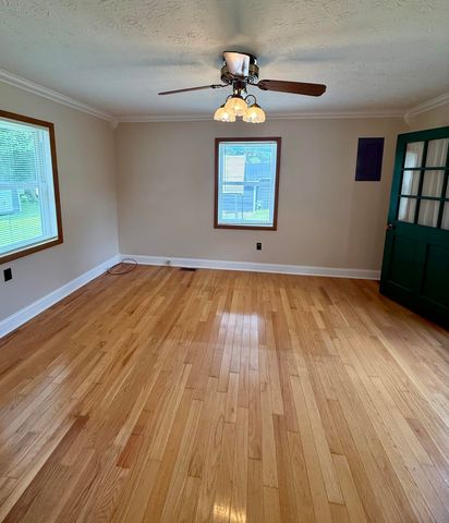 276 Evergreen Road, Flat Lick, KY 40935