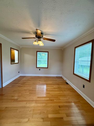 276 Evergreen Road, Flat Lick, KY 40935