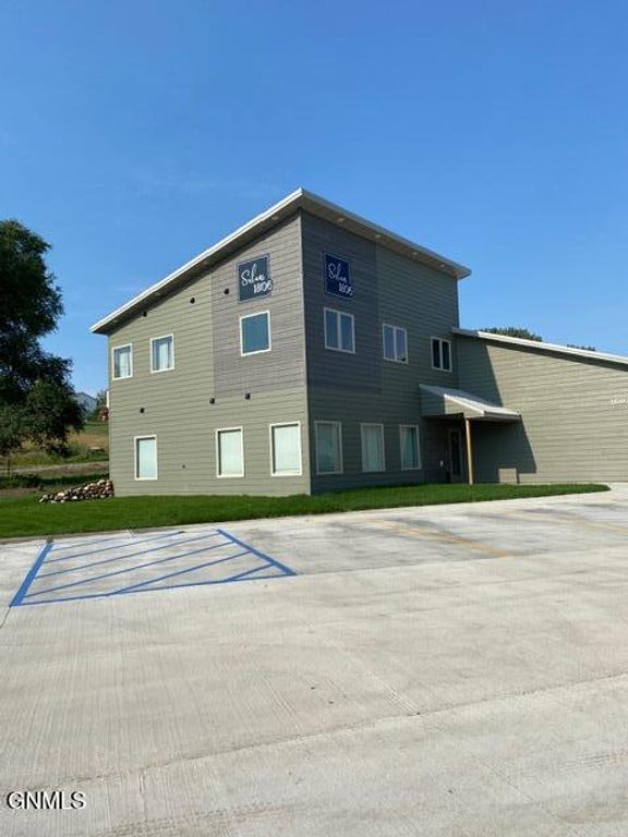 1607 Hwy 1806, Mandan, ND 58554