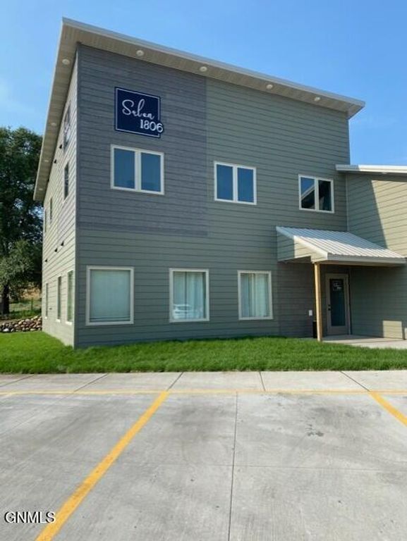 1607 Hwy 1806, Mandan, ND 58554 photo 2