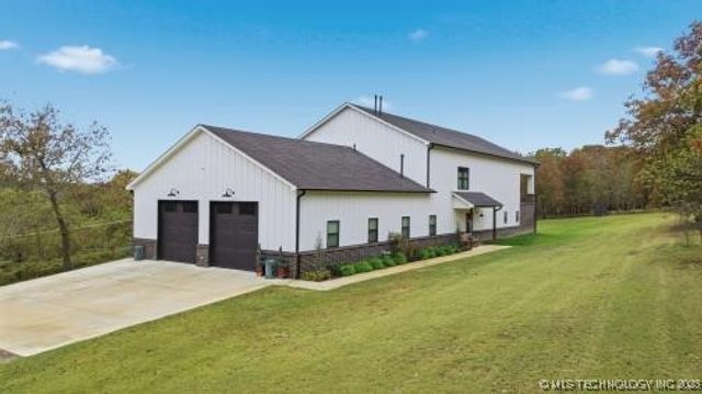 73015 Whispering Oaks Drive, Wagoner, OK 74467