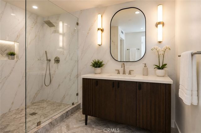 345 Pioneer Drive 905, Glendale, CA 91203