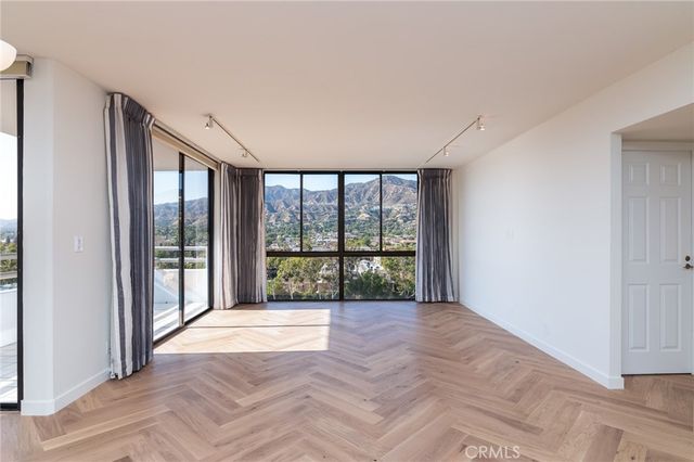 345 Pioneer Drive 905, Glendale, CA 91203