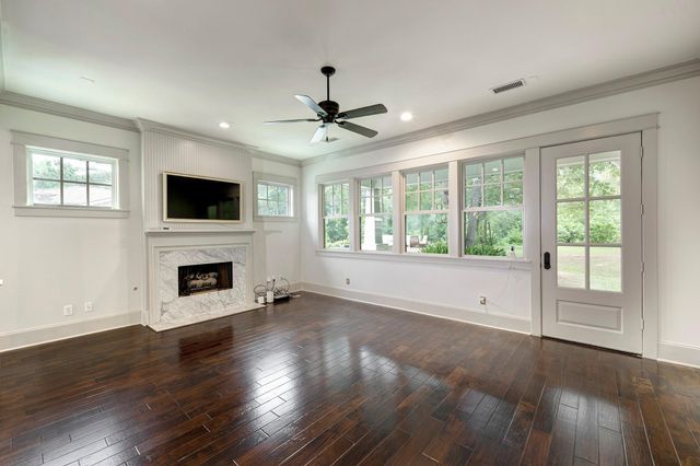 8409 Majestic Lake Court, Montgomery, TX 77316