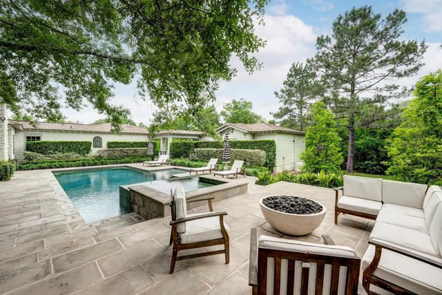 8409 Majestic Lake Court, Montgomery, TX 77316