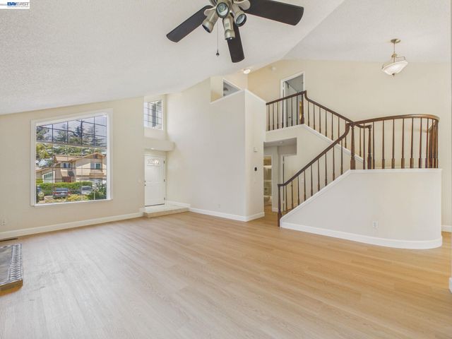 1546 Ohara Ct, Clayton, CA 94517