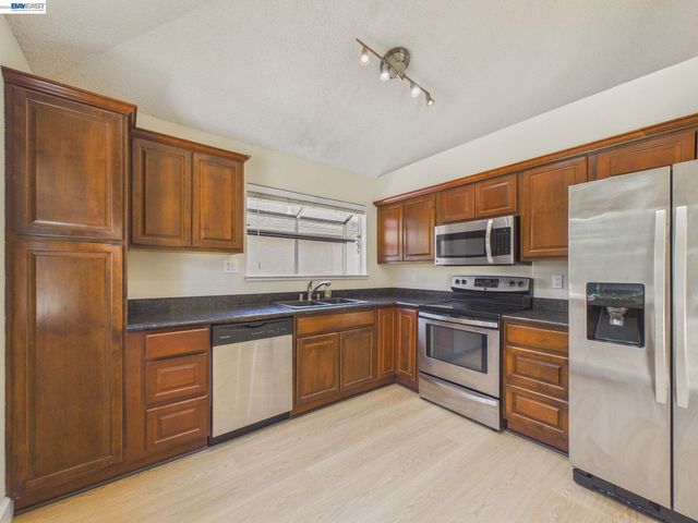 1546 Ohara Ct, Clayton, CA 94517