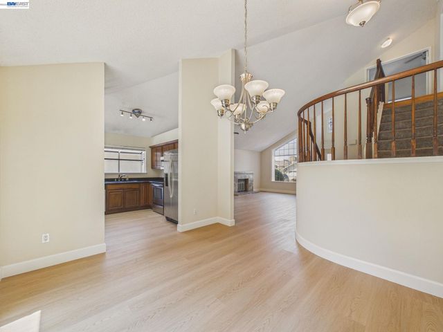 1546 Ohara Ct, Clayton, CA 94517