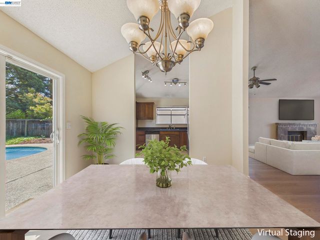 1546 Ohara Ct, Clayton, CA 94517