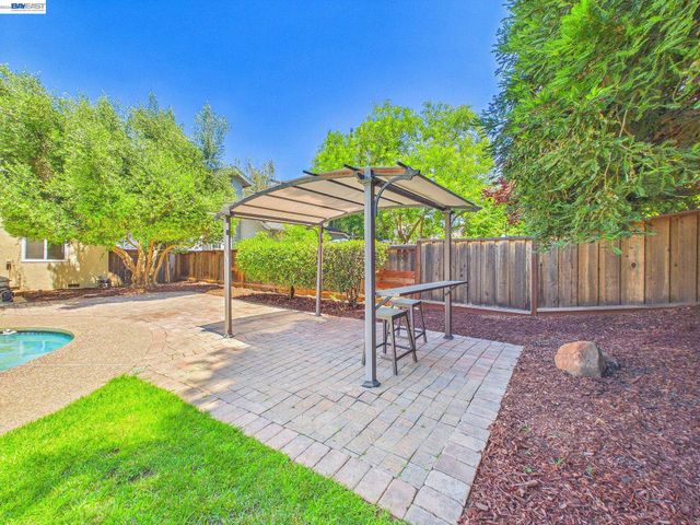 1546 Ohara Ct, Clayton, CA 94517