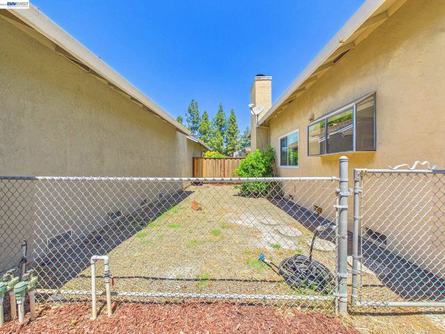 1546 Ohara Ct, Clayton, CA 94517