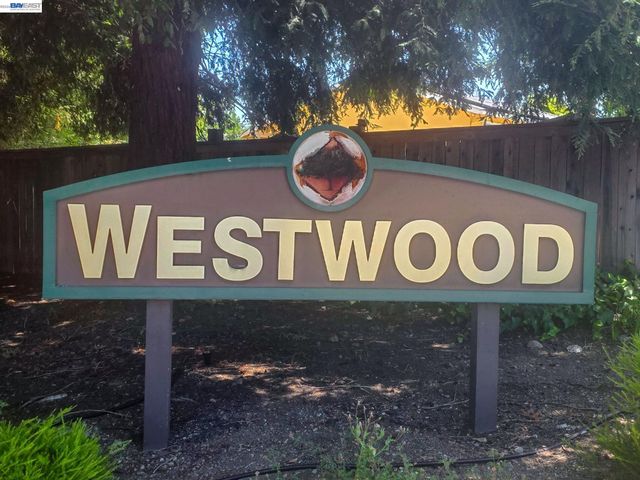 1546 Ohara Ct, Clayton, CA 94517