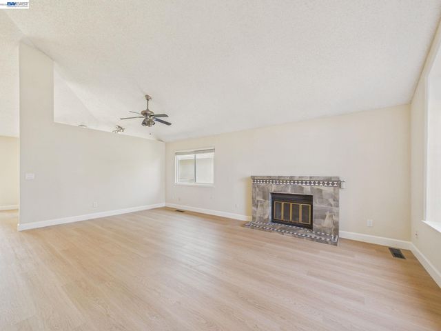 1546 Ohara Ct, Clayton, CA 94517