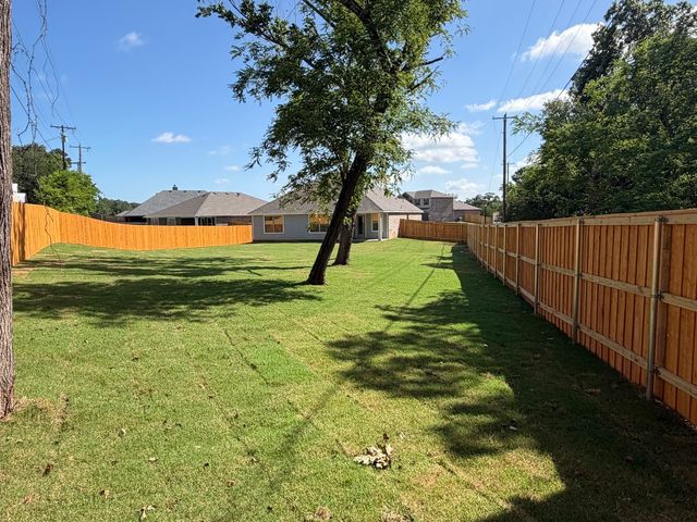 3927 Rose Hill Court, Denison, TX 75020