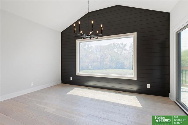 21343 Laurel Circle, Elkhorn, NE 68022