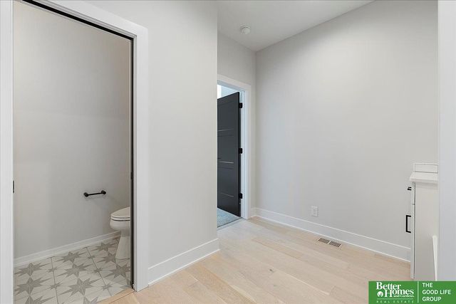 21343 Laurel Circle, Elkhorn, NE 68022