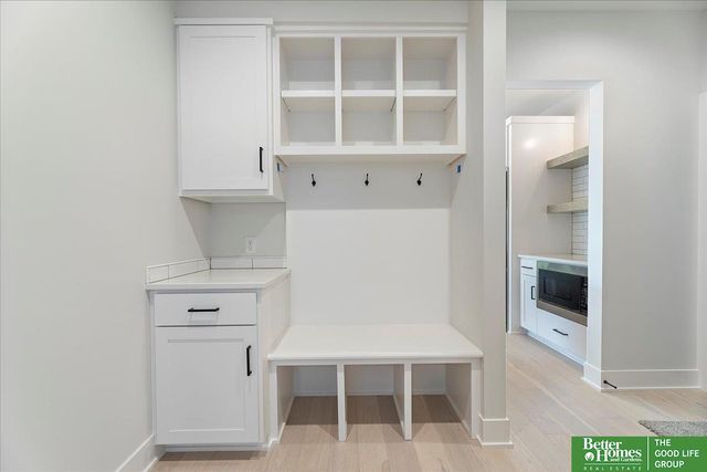 21343 Laurel Circle, Elkhorn, NE 68022