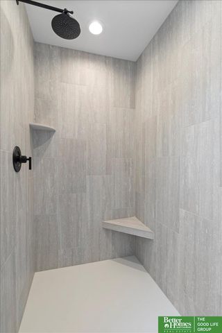 21343 Laurel Circle, Elkhorn, NE 68022