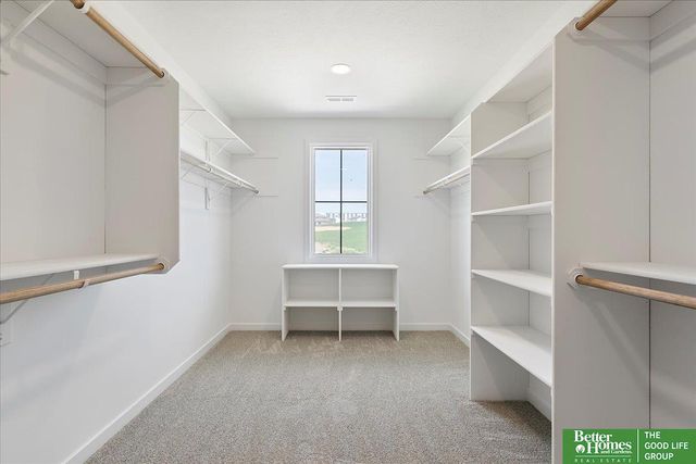 21343 Laurel Circle, Elkhorn, NE 68022