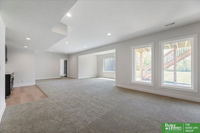 21343 Laurel Circle, Elkhorn, NE 68022