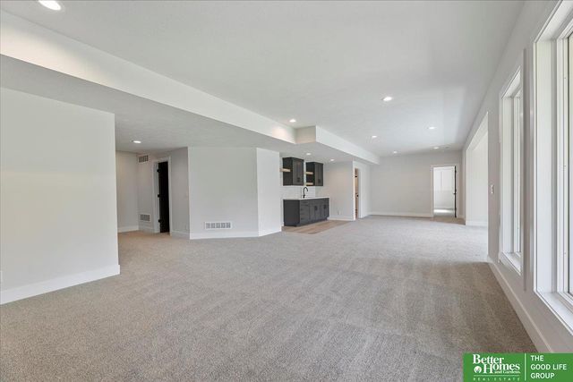 21343 Laurel Circle, Elkhorn, NE 68022