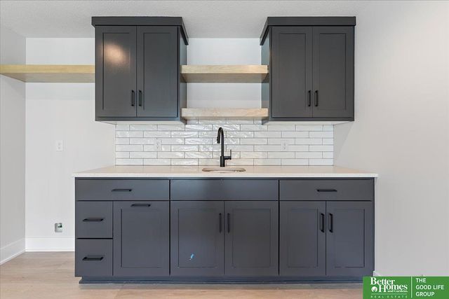 21343 Laurel Circle, Elkhorn, NE 68022