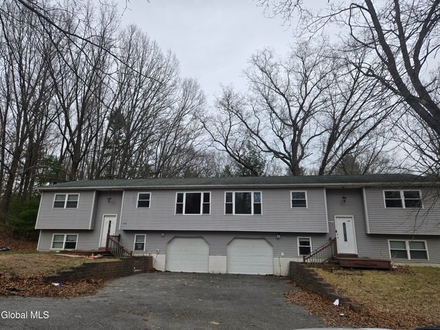 627 Englemore Road, Clifton Park, NY 12065