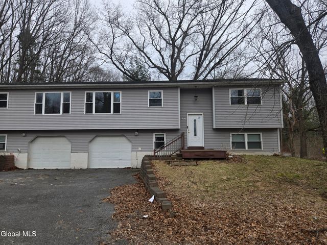 627 Englemore Road, Clifton Park, NY 12065