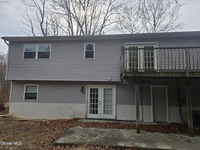 627 Englemore Road, Clifton Park, NY 12065