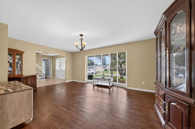 5417 Fieldcrest Drive, Utica, MI 48316