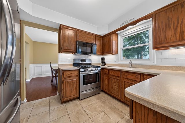 5417 Fieldcrest Drive, Utica, MI 48316