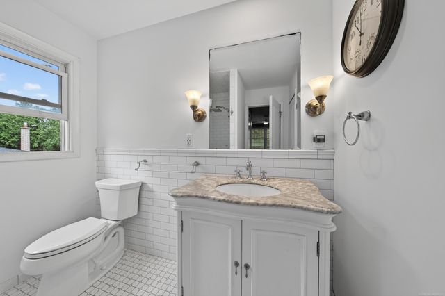 5417 Fieldcrest Drive, Utica, MI 48316