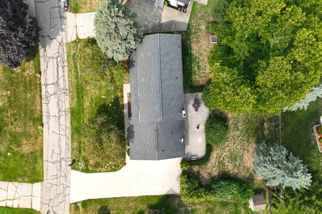 5417 Fieldcrest Drive, Utica, MI 48316
