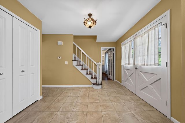 5417 Fieldcrest Drive, Utica, MI 48316