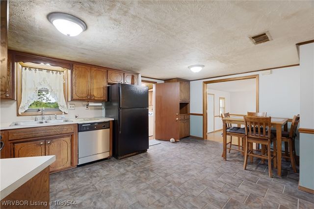 10549 Winn Mountain Place, Mountainburg, AR 72946