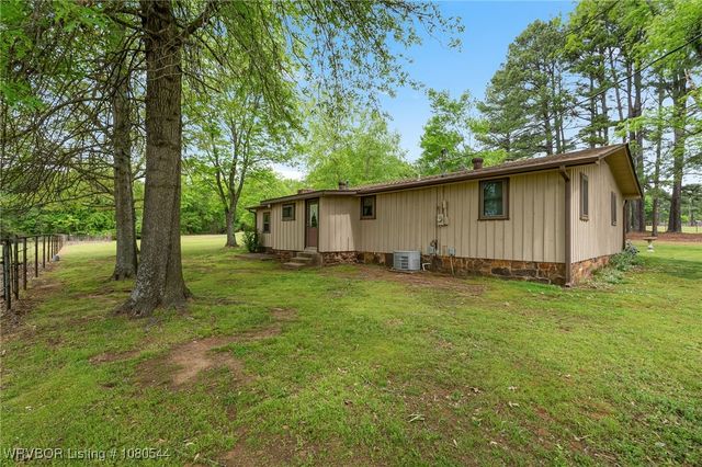 10549 Winn Mountain Place, Mountainburg, AR 72946