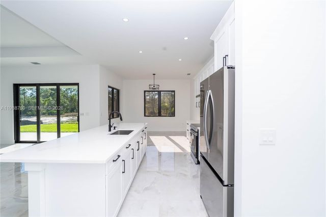 121 moore ave, Other City - In The State Of Florida, FL 33936