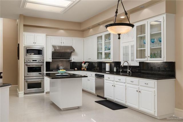 1300 Northgate Lane, Mcallen, TX 78504