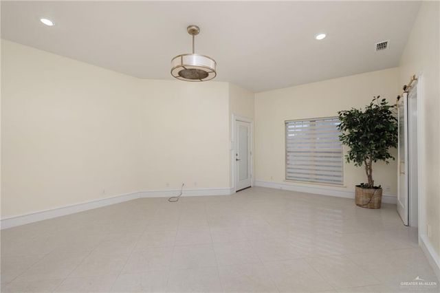 1300 Northgate Lane, Mcallen, TX 78504