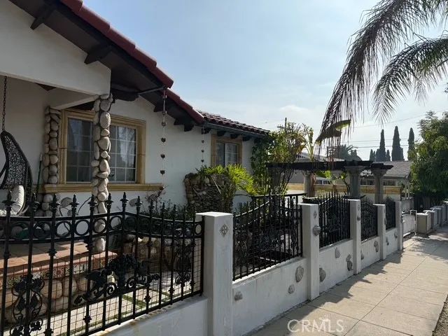 1688 N Avenue 52, Los Angeles, CA 90042