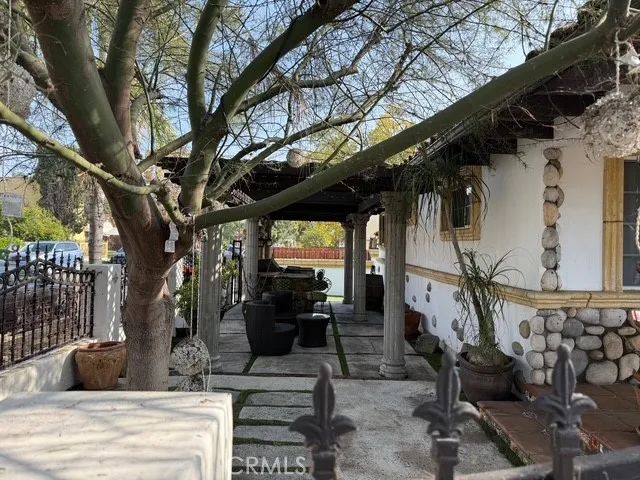 1688 N Avenue 52, Los Angeles, CA 90042